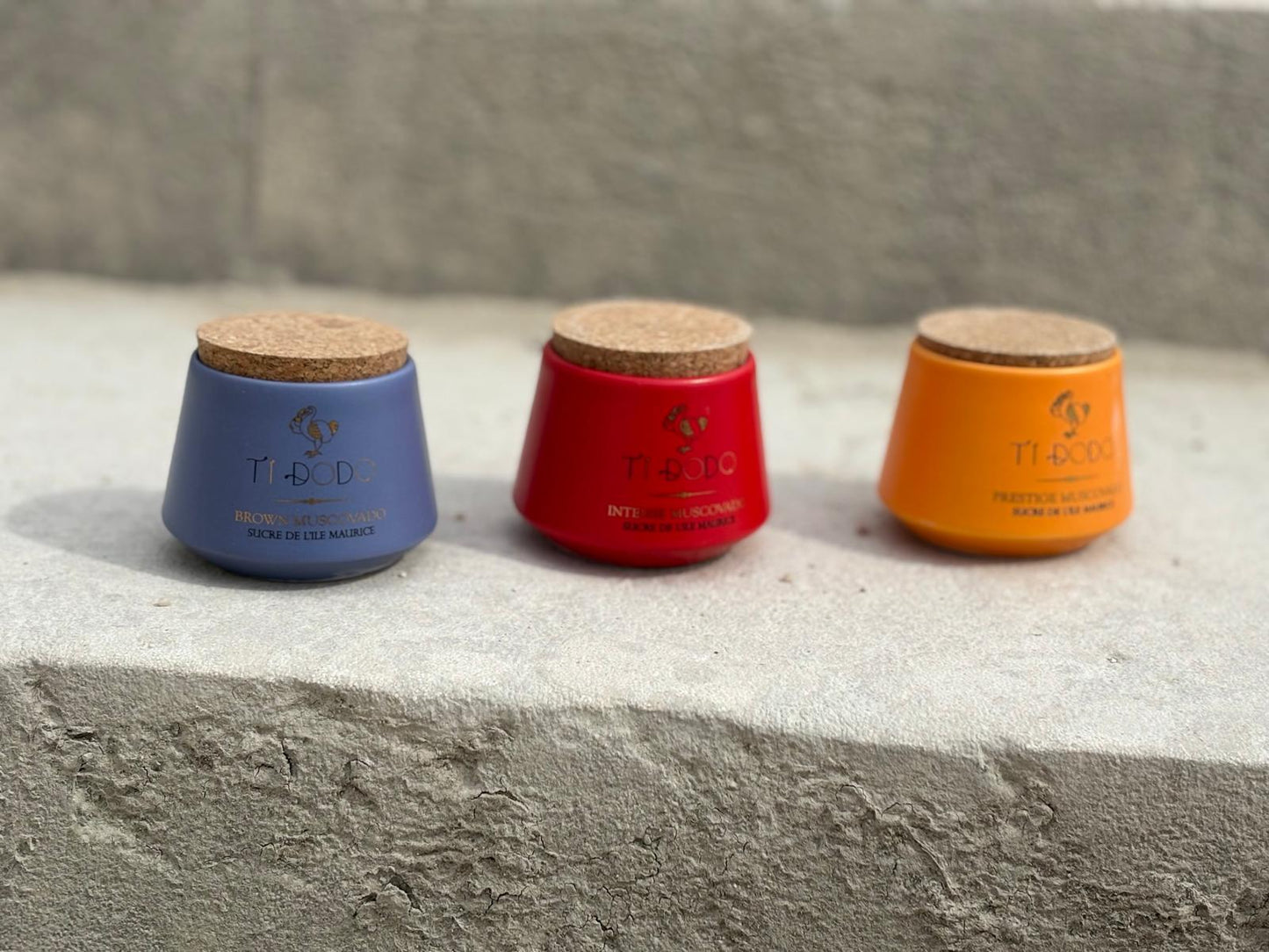 TRIO MUSCOVADO