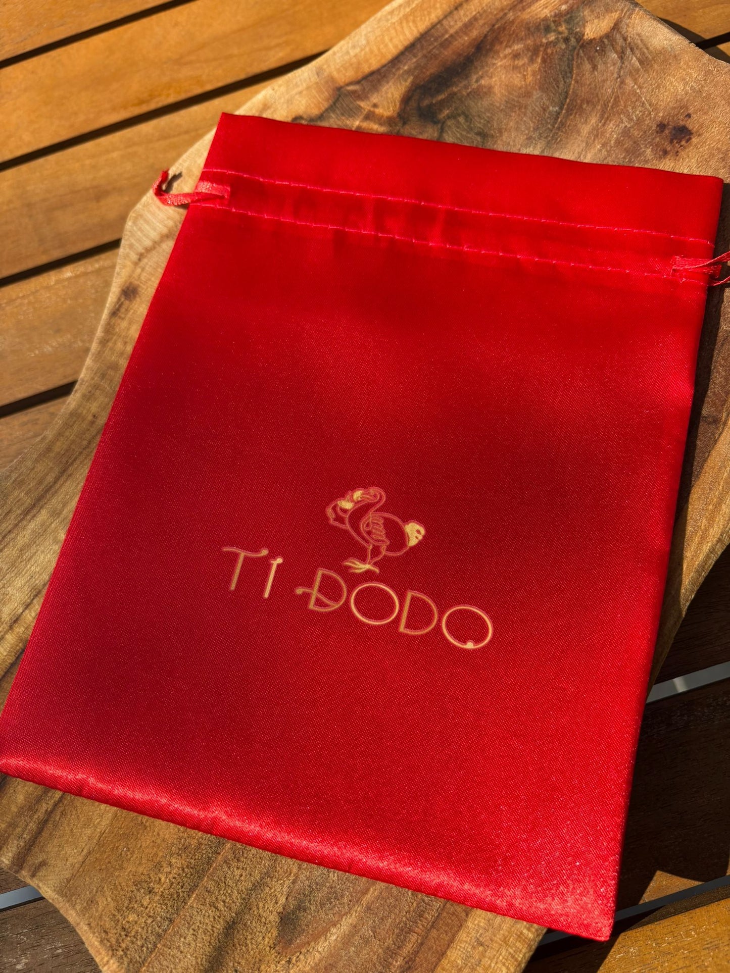 🎁 Pochon Satiné Rouge Ti DoDo – Format 20 x 15 cm